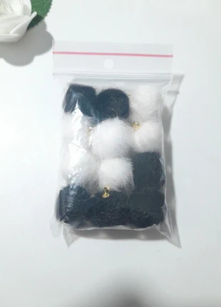 Lot de 12 breloques pompon noir et blanc or de 16 mm, merk: Fashion Jewelry, staat: Heel goed, € 3,99, € 4,89 inclusief Kopersbescherming