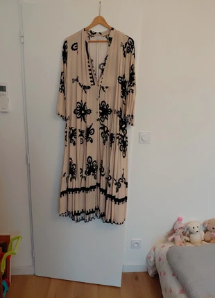 Robe beige et noire, condizioni: Ottime, taglia: XL / IT 46 / EU 42, €5.00, €5.95 include la Protezione acquisti