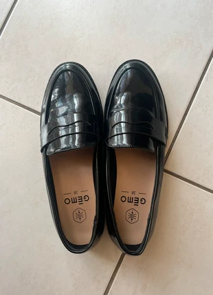 Mocassins vernis Noirs taille 38, brand: Gémo, condizioni: Nuovo senza cartellino, taglia: 38, €12.00, €13.30 include la Protezione acquisti