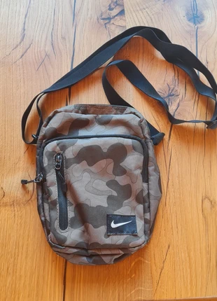 Sacoche Nike, marca: Nike, estado: Muito bom, €10.00, €11.20 inclui Proteção do Comprador