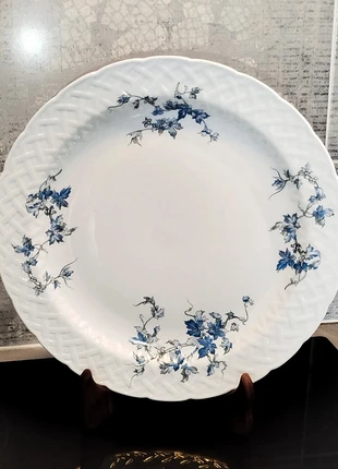 Plat de service rond en porcelaine Bernardaud – Modèle Saint-Saëns – Années 70, marque: Bernardaud, état: Très bon état, 25,00 €, 26,95 € Protection acheteurs incluse
