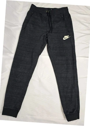 Pantalon Jogging NIKE , Gris foncé, bon état, Taille S, marke: Nike, zustand: Gut, größe: S, 13,00 €, 14,35 € beinhaltet Vinted-Käuferschutz Pro