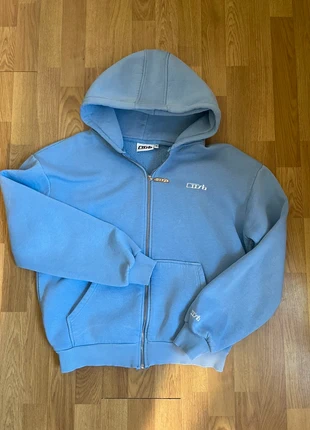 Zip à capuche Cubsclo bleu, marque: Cubsclo, état: Très bon état, taille: M, 45,00 €, 47,95 € Protection acheteurs incluse