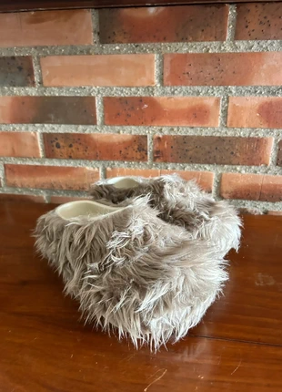 Pantoufles style crocs moumoute beige – poil long – 40/41, marque: sans marque, état: Neuf avec étiquette, taille: 41, 35,00 €, 37,45 € Protection acheteurs incluse