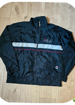 FILA Vintage 90’s Coupe-vent Noir Bande Blanc/Rouge M – Parfait état, marke: FILA, zustand: Sehr gut, größe: M, 24,90 €, 26,85 € beinhaltet Vinted-Käuferschutz Pro