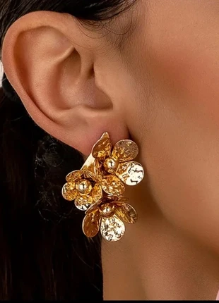 Gold Hammered Flower Cluster Earrings - Triple Bloom Statement Studs, brand: Accessories, condition: New without tags, £11.00, £12.25 includes Buyer Protection