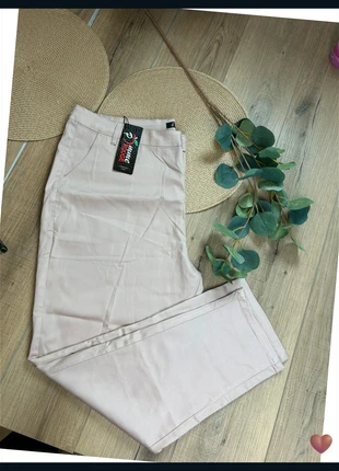 Pantalon femme neuf beige pantacourt femme lot femme taille 44 taille 46 neuf jean, marque: Boutique Parisienne, état: Neuf avec étiquette, taille: XXL / 44 / 16, 14,00 €, 15,40 € Protection acheteurs (Pro) incluse