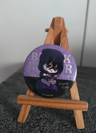 Badge pins pin's Gregory Violet Black Butler Kuroshitsuji goth, marke: Square Enix, zustand: Sehr gut, 6,00 €, 7,00 € beinhaltet Vinted-Käuferschutz Pro