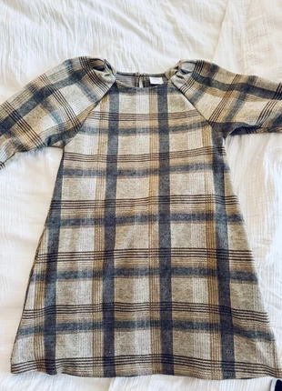 Kleid Zara Karokleid Gr 140, merk: Zara, staat: Heel goed, maat: 10 jaar / 140 cm, € 12,00, € 13,30 inclusief Kopersbescherming