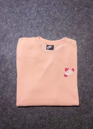 Sweat Rose Pale Unique Brodé Fleurs Nike Taille S, brand: Nike, condition: Very good, size: S / 36 / 8, €50.00, €53.20 includes Buyer Protection