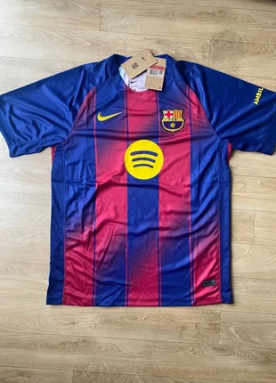 Maillot de foot FC Barcelone 2025/26 Nike logo brodé Taille L, marca: Nike, estado: Novo com etiquetas, tamanho: L, €23.00, €24.85 inclui Proteção do Comprador
