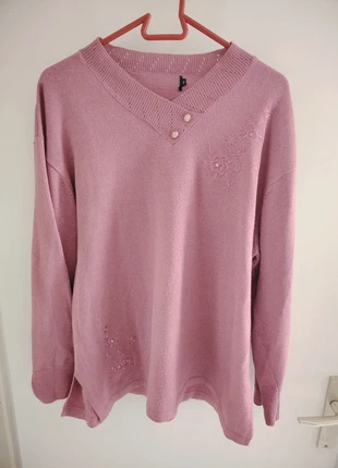 Magnifique pull rose avec des motifs de fleur pour femme taille XXL en très bon état., condizioni: Ottime, taglia: XXL / IT 48 / EU 44, €7.99, €9.09 include la Protezione acquisti