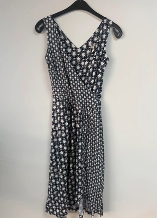 Boden jurkje zwart met witte bloemen – maat M– 95% viscose 🌸, brand: King Louie, condizioni: Nuovo senza cartellino, taglia: M / IT 42 / EU 38, €15.00, €16.45 include la Protezione acquisti