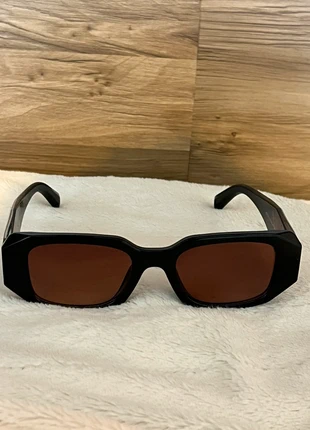 Zonnebril, merk: onbekend, staat: Nieuw zonder prijskaartje, € 7,00, € 8,05 inclusief Kopersbescherming