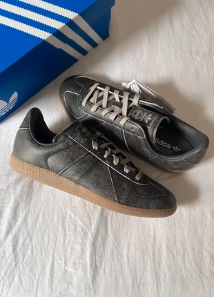 Adidas BW Army Black Noir Craquelé - 45, marque: adidas, état: Très bon état, taille: 45, 180,00 €, 189,70 € Protection acheteurs incluse