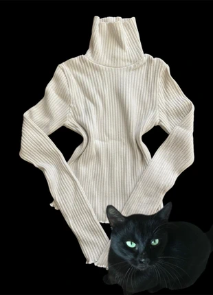 Maglione a costine beige con collo alto – vibes Y2K/Vintage, marke: Bershka, zustand: Sehr gut, größe: S / 36 / 8, 7,00 €, 8,05 € inklusive Vinted-Käuferschutz