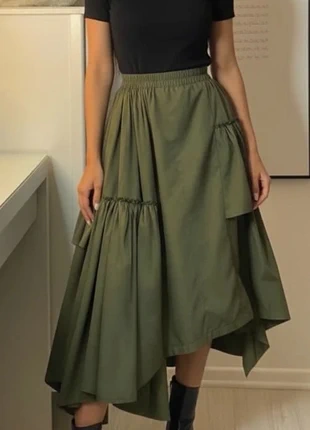 Jupe asymétrique kaki, coupe fluide et volumineuse, style bohème chic moderne. taille L, marque: lolya, état: Très bon état, taille: L / 40 / 12, 64,90 €, 68,85 € Protection acheteurs (Pro) incluse