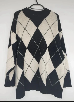 Camisola de malha oversize da Pull & Bear com padrão argyle M/L, marca: Pull & Bear, estado: Muito bom, tamanho: M / 38 / 10, €16.00, €17.50 inclui Proteção do Comprador