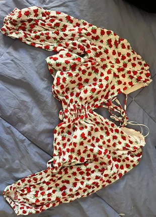 Blusa coqueta elegante, merk: Bershka, staat: Heel goed, maat: XS / 34 / 6, € 2,50, € 3,33 inclusief Kopersbescherming