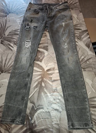 Jean Troué Taille 32 en très bon état, merk: sans marque, staat: Heel goed, maat: S, € 2,50, € 3,33 inclusief Kopersbescherming Pro