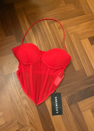 top corpetto shein rosso con push up, marke: Shein, zustand: Neu, mit Etikett, größe: XS / 34 / 6, 3,00 €, 3,85 € inklusive Vinted-Käuferschutz