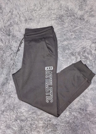 Pantalone Nero da Tuta Athletic - Taglia XL, zustand: Sehr gut, größe: XL, 12,00 €, 13,30 € inklusive Vinted-Käuferschutz
