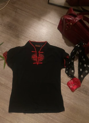 Baby Tee, merk: Alternative, staat: Heel goed, maat: S / 36 / 8, € 15,00, € 16,45 inclusief Kopersbescherming