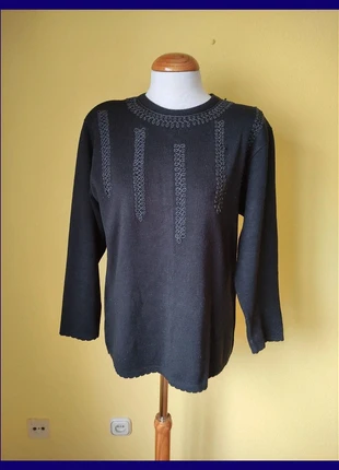 Jersey negro con bordado y adornos - talla XL mujer, brand: Vintage, condizioni: Ottime, taglia: XL / IT 46 / EU 42, €18.00, €19.60 include la Protezione acquisti