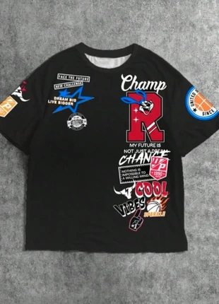 T-shirt à col rond avec imprimé minimaliste, merk: Vintage Dressing, staat: Nieuw zonder prijskaartje, maat: L / 40 / 12, € 10,00, € 11,20 inclusief Kopersbescherming