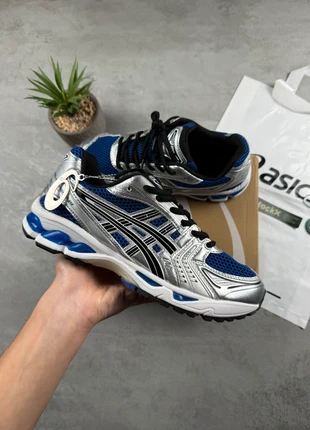 Asics Gel Kayano 14 Bleu Marine Argenté Noir / Taille 42, merk: Asics, staat: Heel goed, maat: 42, € 70,00, € 74,20 inclusief Kopersbescherming