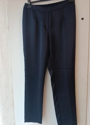 Pantalon Un Jour Ailleurs – Effet satinée, marque: Un Jour Ailleurs, état: Très bon état, taille: XL / 42 / 14, 30,00 €, 32,20 € Protection acheteurs incluse