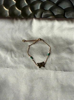 Stainless steel armband vlinder goud – verstelbaar 17–21 cm | met kralen, merk: merkloos, staat: Nieuw met prijskaartje, € 7,99, € 9,09 inclusief Kopersbescherming Pro