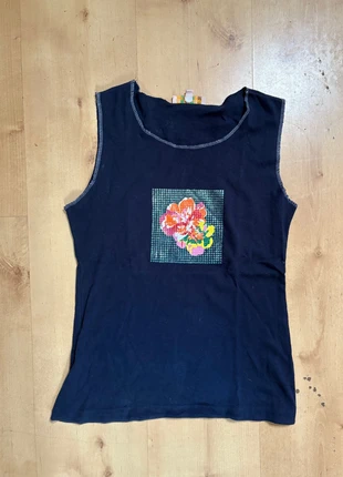 Débardeur y2k motif sur couture, marque: y2k, état: Très bon état, taille: S / 36 / 8, 10,00 €, 11,20 € Protection acheteurs incluse