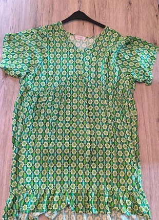 Robe à fleurs verte : C'mélodie taille unique grand taille, marque: C'Mélodie, état: Très bon état, taille: Taille unique, 10,00 €, 11,20 € Protection acheteurs incluse