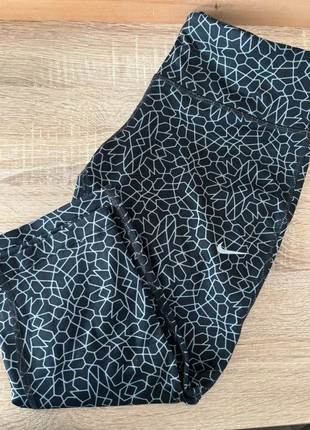 Legging court Nike, marque: Nike, état: Neuf sans étiquette, taille: M / 38 / 10, 4,00 €, 4,90 € Protection acheteurs incluse