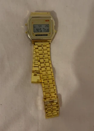 Montre style casio doré vintage y2k, marque: CASIO, état: Neuf sans étiquette, taille: Taille unique, 9,99 €, 11,19 € Protection acheteurs incluse