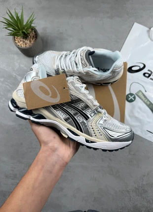 Asics Gel Kayano 14 Beige Blanc / Taille 43,5, marque: Asics, état: Très bon état, taille: 43, 70,00 €, 74,20 € Protection acheteurs incluse