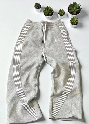 Jogging Gris large streetwear/y2k taille M, marque: y2k, état: Neuf avec étiquette, taille: M, 25,00 €, 26,95 € Protection acheteurs incluse