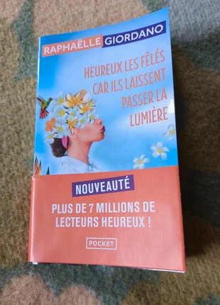 Heureux les fêlés car ils laissent passer la lumière, état: Neuf avec étiquette, 8,00 €, 9,10 € Protection acheteurs incluse