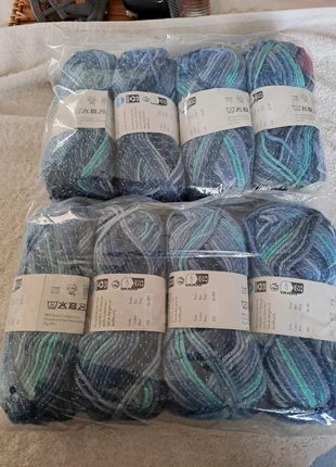 Lot de 8 pelotes de laine bleu neuf, brand: LAINE, condition: New with tags, €15.00, €16.45 includes Buyer Protection