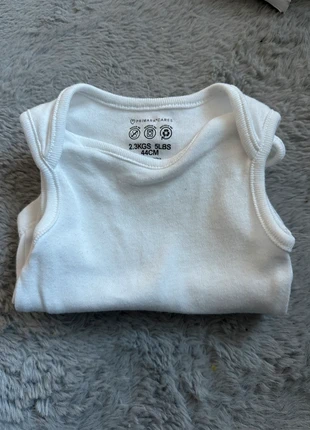2x prem vests, brand: Primark, condition: Very good, size: Preemie, up to 44cm, £1.00, £1.38 includes Buyer Protection