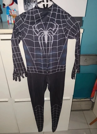 Déguisement spiderman noir 140cm, état: Satisfaisant, taille: 10 ans / 140 cm, 3,00 €, 3,85 € Protection acheteurs incluse