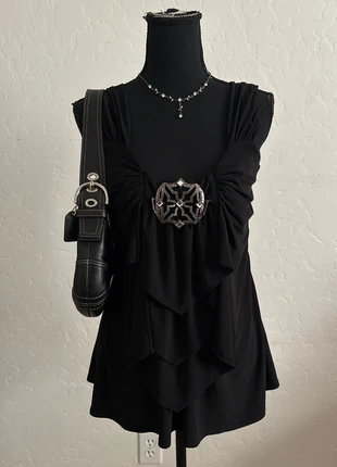 Black ruffle top with silver belt, brand: NO LABEL, condition: Very good, size: L / US 12-14, $30.00, $32.20 includes Buyer Protection