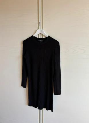 Abito nero in maglia Bershka – taglia S, merk: Bershka, staat: Heel goed, maat: S / 36 / 8, € 15,00, € 16,45 inclusief Kopersbescherming