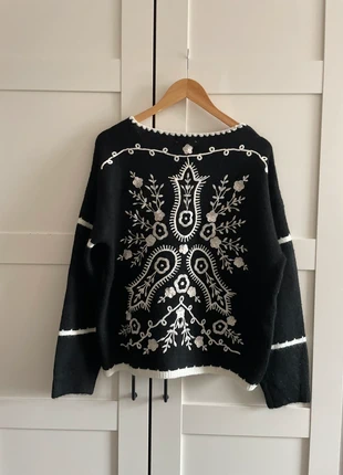 Superbe pull en maille et laine noir à broderies crème 😍, marca: Boutique Parisienne, estado: Muy bueno, tamaño: L / 40 / 12, 24,00 €, 25,90 € Protección al comprador Pro incluida