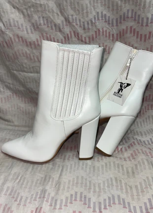 stivaletto bianco nuovo, brand: Martin Pescatore, condizioni: Nuovo con cartellino, taglia: 36, €11.00, €12.25 include la Protezione acquisti