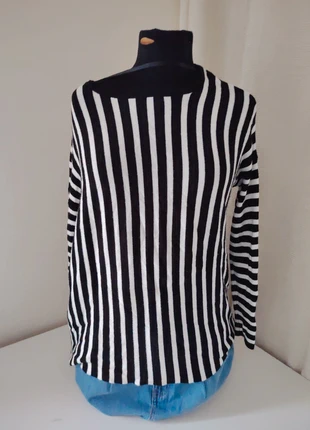 Pull • Marin • Black • Blanc, marca: Vintage Dressing, estado: Muito bom, tamanho: M / 38 / 10, €5.00, €5.95 inclui Proteção do Comprador