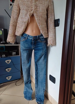 Jeans Liu Jo con borchie – modello a gamba dritta
Taglia 28, brand: Liu Jo, condizioni: Ottime, taglia: M / IT 42 / EU 38, €27.00, €29.05 include la Protezione acquisti