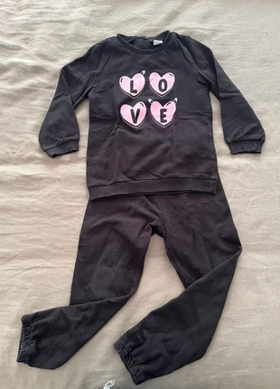 Ensemble jogging fille noir LCW, brand: LCW, condizioni: Buone, taglia: 3 anni / 98 cm, €2.00, €2.80 include la Protezione acquisti