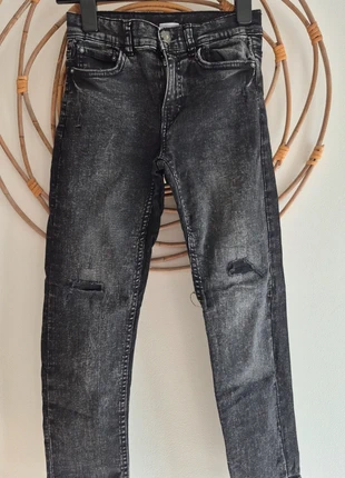 Jean noir – Zara – Taille 10 ans / 140 cm 🖤👖, merk: Zara, staat: Heel goed, maat: 10 jaar / 140 cm, € 5,00, € 5,95 inclusief Kopersbescherming